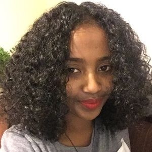 Meet your Posher, Hilina